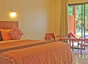 Exclusive-Doppelzimmer, Balkon, Poolblick | Ausblick vom Zimmer