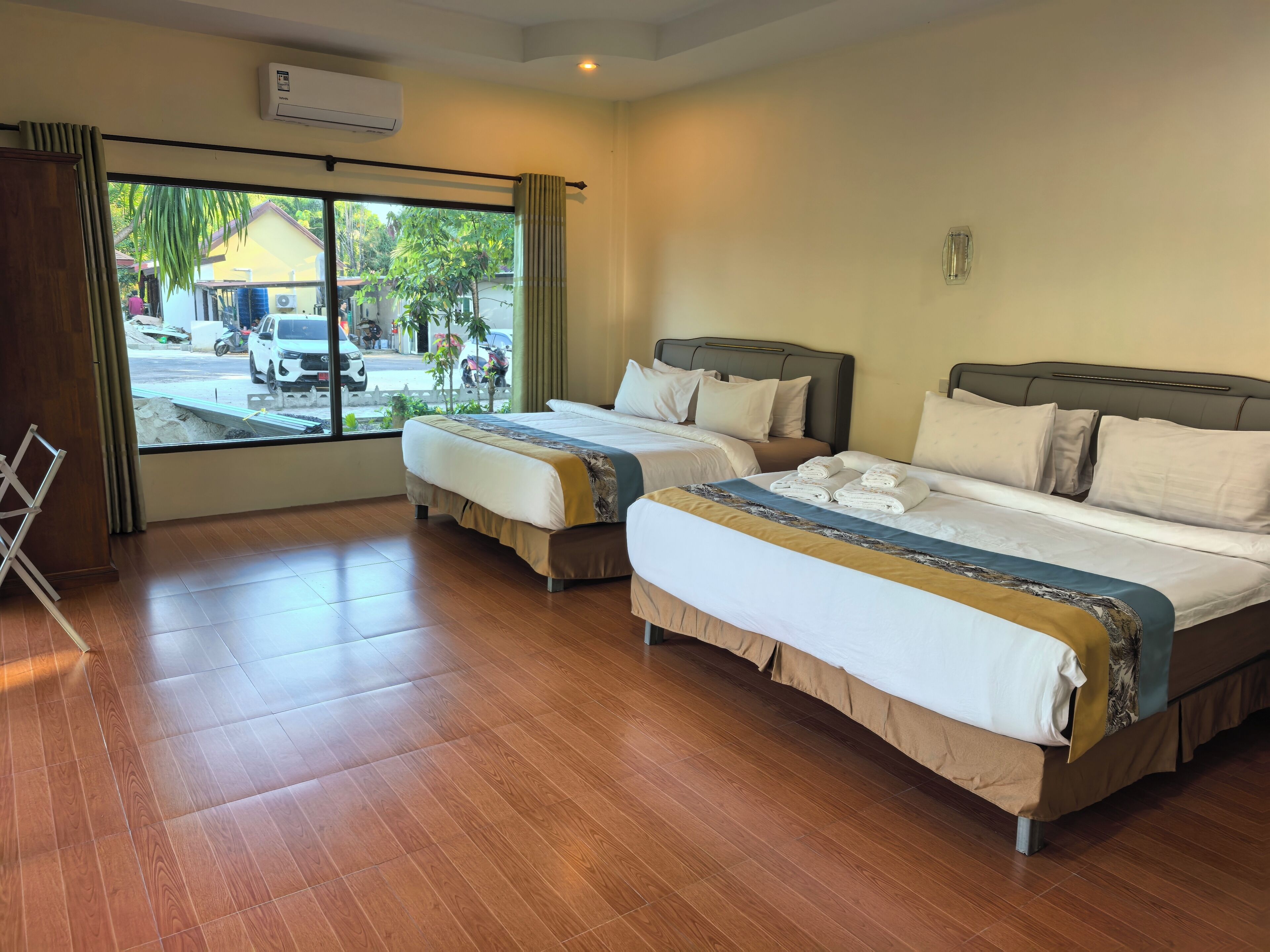 Maison Familiale, plusieurs lits, salle de bains attenante, vue jardin