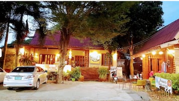 Sauna seca, tratamentos corporais, massagens tailandesas