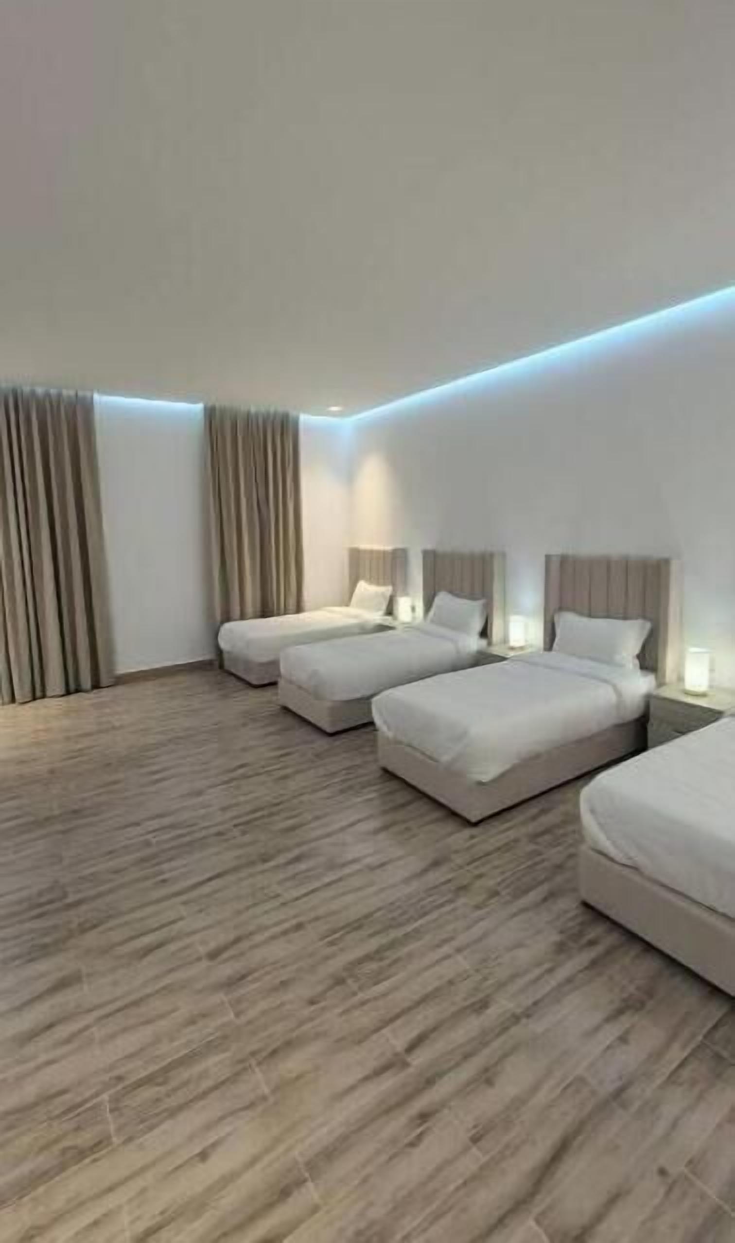 5 chambres, fer et planche à repasser, Wi-Fi, draps fournis