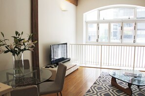 Interior - Spacious Light-filled Central Character Apt - so close to Britomart & the Uni! (Auckland)