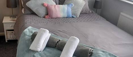 2 slaapkamers, een strijkplank/strijkijzer, wifi, beddengoed