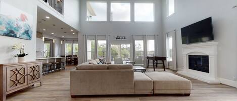 تلفزيون ذكي، مدفأة، كرة قدم الطاولة