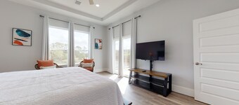 Waterfront Retreat Getaway with Gameroom Firepit Fishing Kayaks