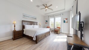 4 bedrooms, desk, travel cot, free WiFi