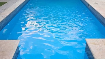 Piscine extérieure, piscine chauffée