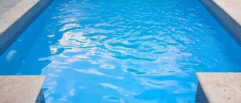 Piscine extérieure, piscine chauffée