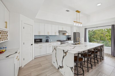 Lakefront Retreat Getaway Gameroom Firepit Fishing