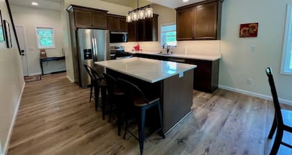 New 4-bedroom home in Egg Harbor, 2 min drive to beach