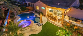 KC Oasis POOL W/ HOT Tub Family fun for ALL