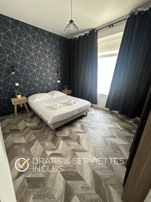 1 chambre, fer et planche Ă repasser, Wi-Fi gratuit, draps fournis