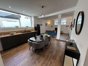 Dining - Cocooning suite Ty Navarin with Spa (Brest)