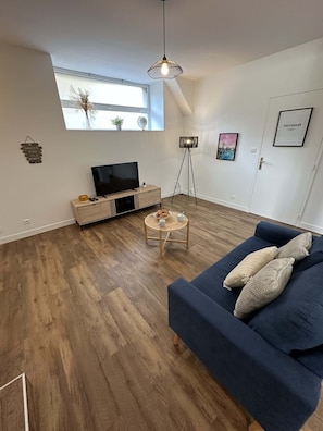 TV - Cocooning suite Ty Navarin with Spa (Brest)