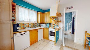 Réfrigérateur, micro-ondes, four, lave-vaisselle