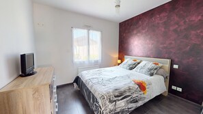 2 habitaciones, tabla de planchar con plancha y wifi gratis 