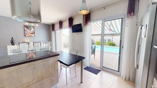 Palm'Cornue avec piscine privée