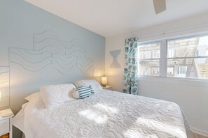 2 bedrooms, iron/ironing board, internet, bed sheets