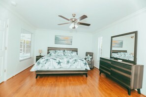 3 bedrooms, iron/ironing board, WiFi, bed sheets