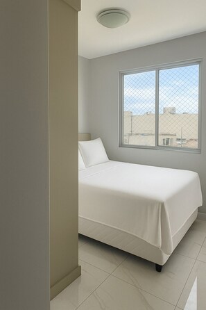 3 bedrooms, iron/ironing board, bed sheets, wheelchair access