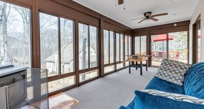 Spacious 4-Bedroom/Hottub/firepit/Gameroom Cabin in locust lake