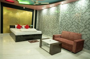 Frette Italian sheets, premium bedding, memory foam beds - Hotel Sahana & Restaurant - WB (Jangipur)