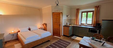 1 habitación, internet y ropa de cama