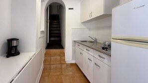 Fridge, microwave, coffee/tea maker, electric kettle