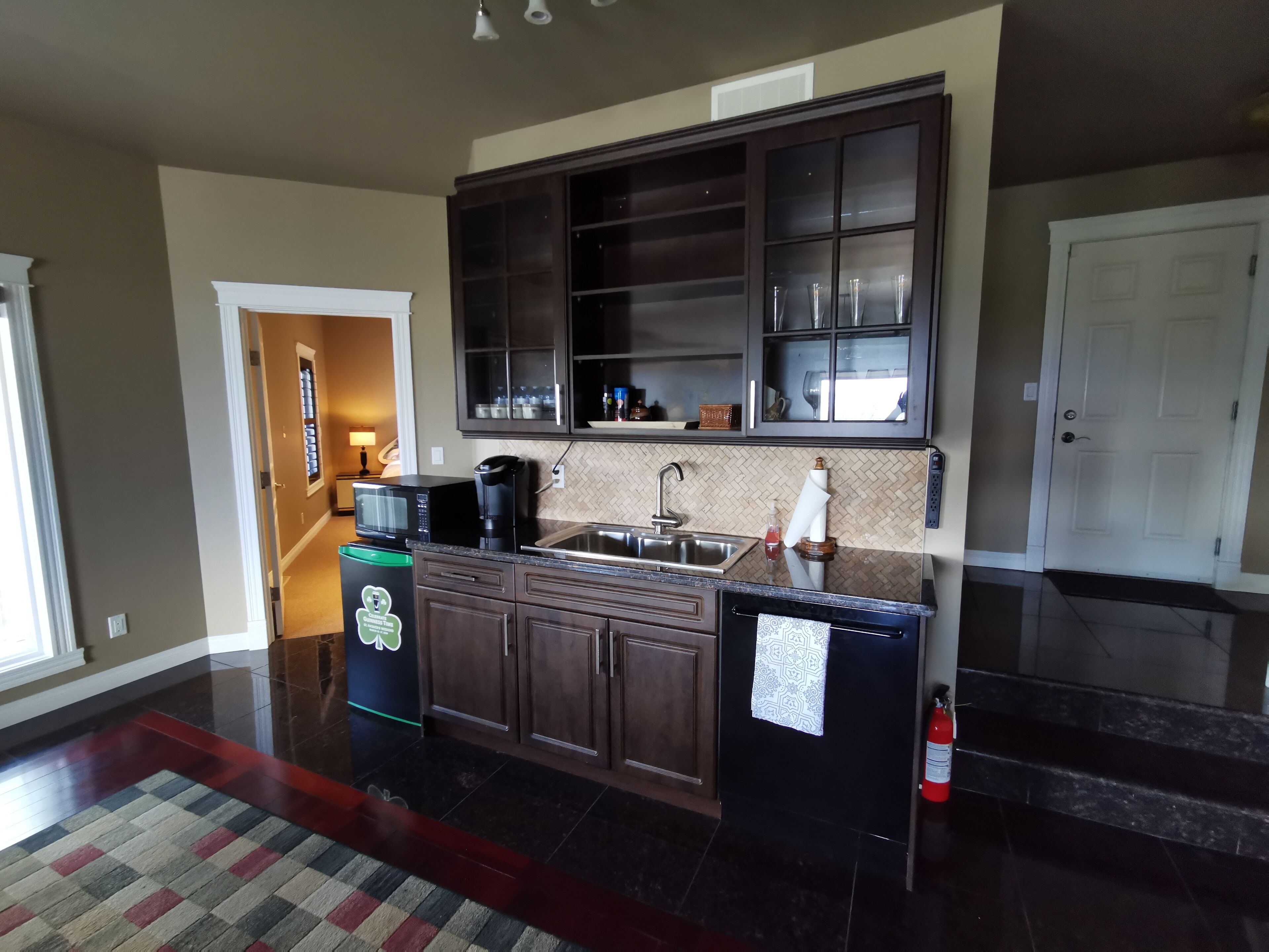 Fridge, microwave, dishwasher, coffee/tea maker