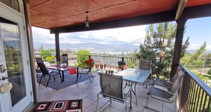 Serene Lake & Mountain View Retreat in Kettle Valley"