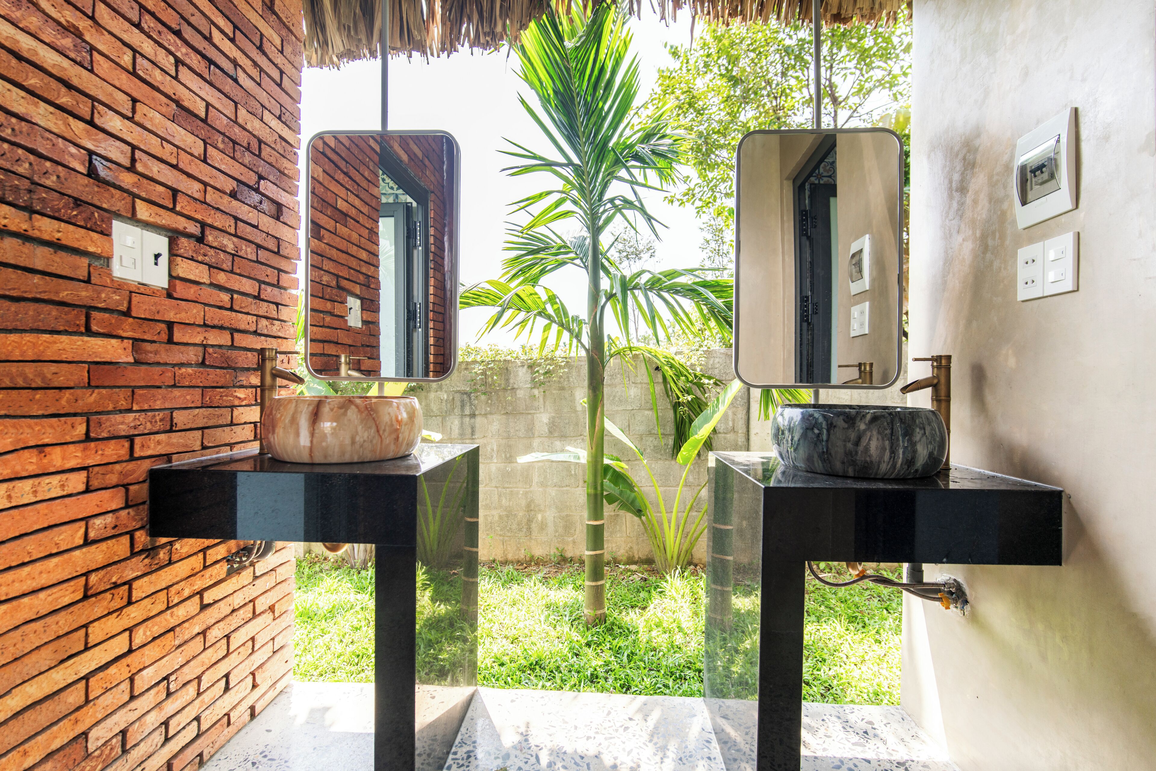 淋浴设施、吹风机、坐浴桶、毛巾