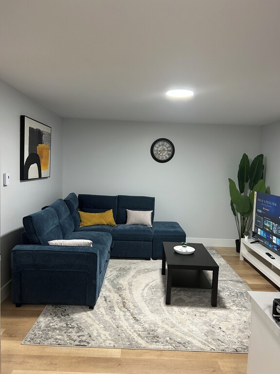 Charming 1-bedroom Apartment In Enchanting Moncton With Wifi - Moncton