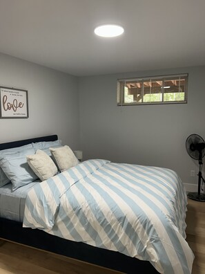 1 habitación, tabla de planchar con plancha y wifi 