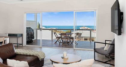 Rosetta Rise, Bright Roomy Home with Ocean Views