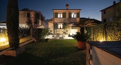 Casa I Tre Cipressi with Swimming Pool