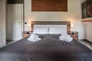 1 bedroom, iron/ironing board, travel cot, free WiFi