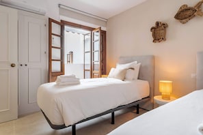 2 habitaciones, tabla de planchar con plancha, wifi y ropa de cama