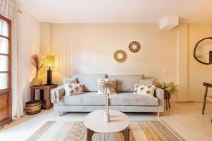 TV, offices - Casa Villacana | Beachside Townhouse Pools Bbq (Playa del Sol Villacana)