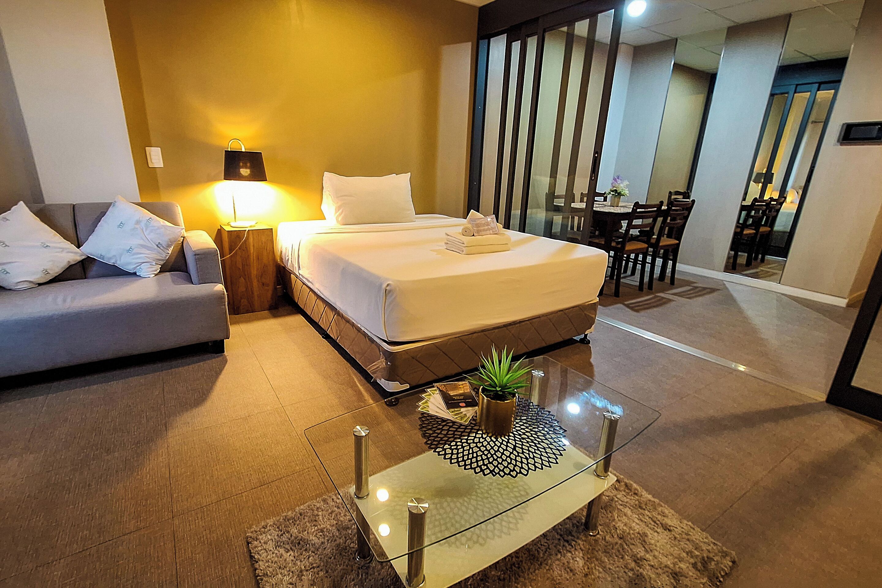 ห้องสวีท | โต๊ะทำงาน, Wi-Fi ฟรี, ผ้าปูที่นอน