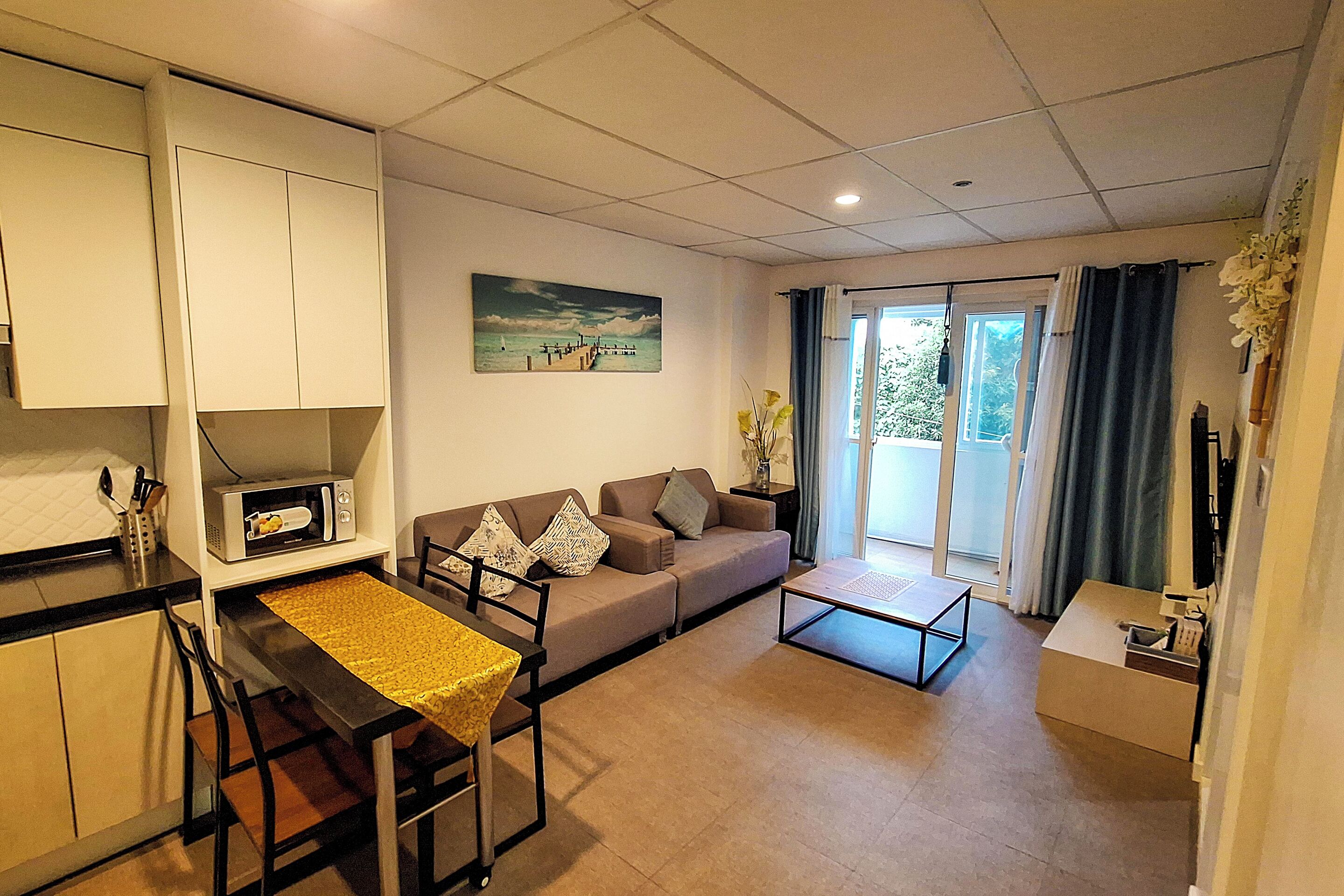 Desk, free WiFi, bed sheets