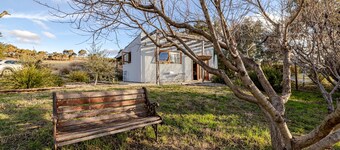 Modern Eco Studio Retreat – Serene Space Surrounded by Nature