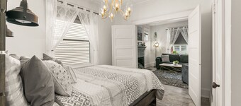 Clean & Modern 1BR | 4 Guests | Parking & Wi-Fi