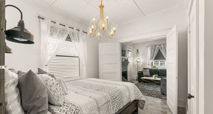 Clean & Modern 1BR | 4 Guests | Parking & Wi-Fi