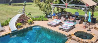 The Beach Comber - Private Room w/ Pool & Hot Tub, Beach Comber - Private Room w/ Pool & Hot Tub