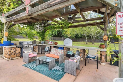 The Beach Comber - Private Room w/ Pool & Hot Tub, Beach Comber - Private Room w/ Pool & Hot Tub