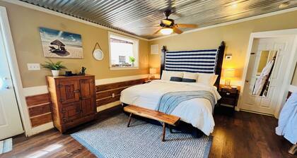 The Beach Comber - Private Room w/ Pool & Hot Tub, Beach Comber - Private Room w/ Pool & Hot Tub