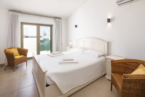 3 slaapkamers, een kluis op de kamer, een strijkplank/strijkijzer