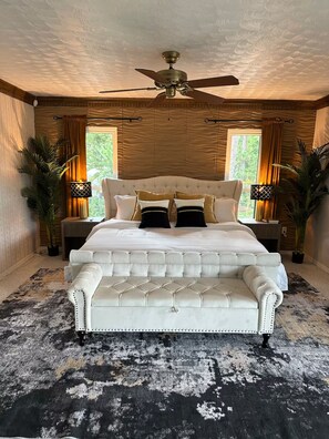 3 bedrooms, iron/ironing board, WiFi, bed sheets