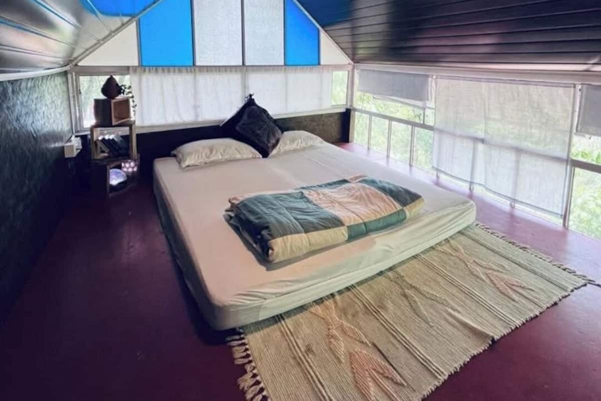 Casa de campo de lujo, balcón, vistas al río | Tabla de planchar con plancha y wifi gratis