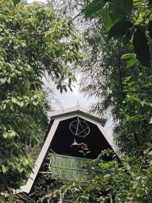 住宿正面 (夜晚)