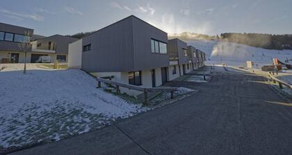 Lovely spacious house with sauna by the slopes